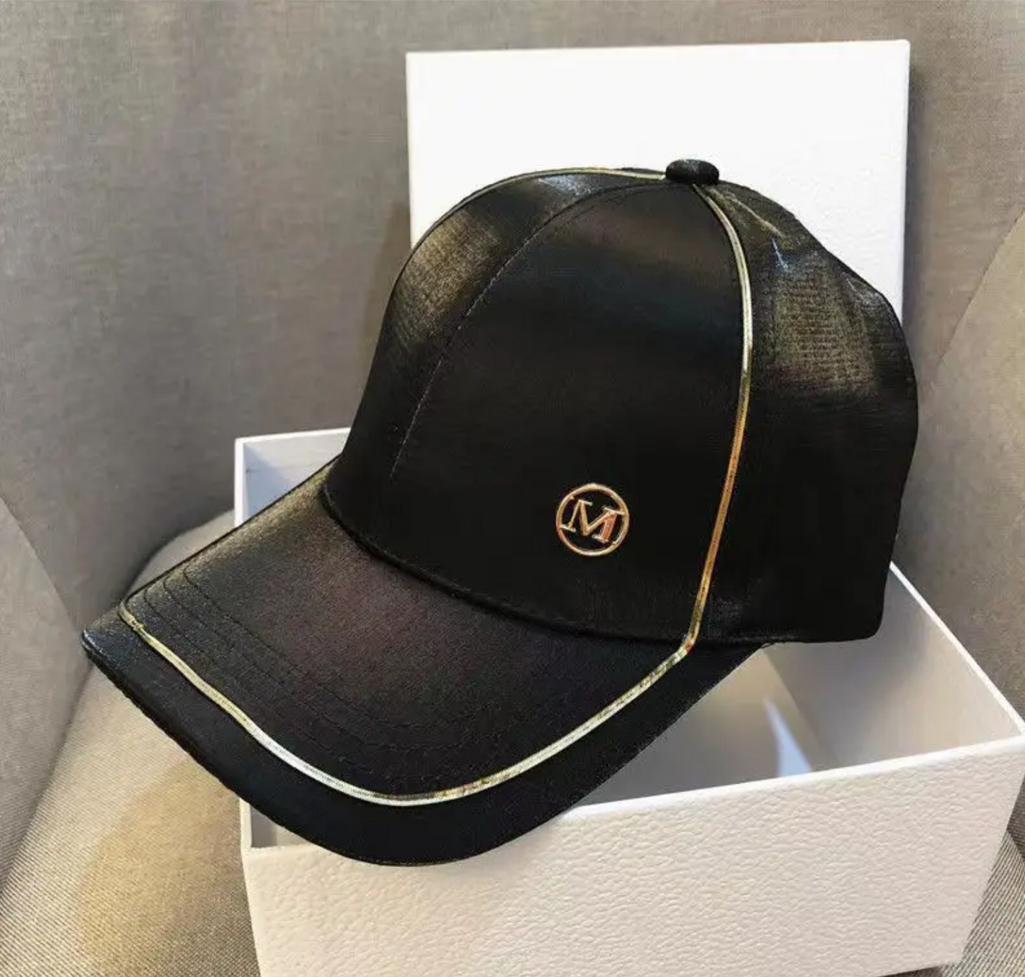 Estilo MK Radiante: Gorra de Béisbol con Protección Solar para Mujer