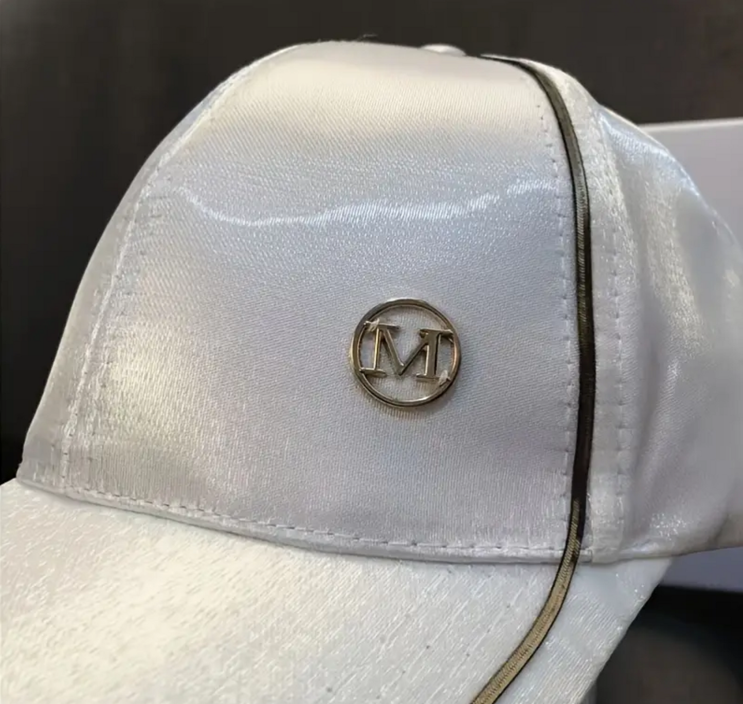 Estilo MK Radiante: Gorra de Béisbol con Protección Solar para Mujer