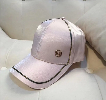 Estilo MK Radiante: Gorra de Béisbol con Protección Solar para Mujer